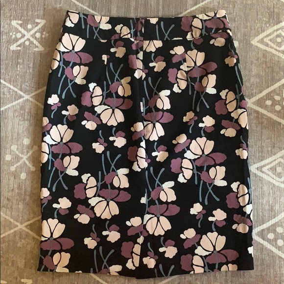 Ann Taylor Pencil Skirt Gingko Pattern - Picture 5 of 7
